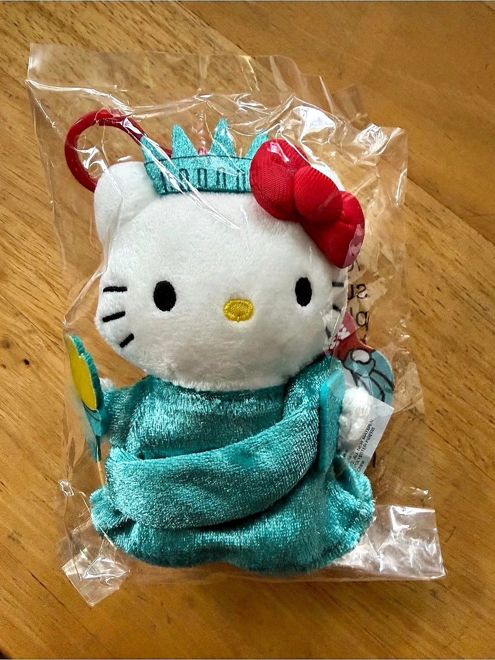 Sanrio Hello Kitty Statue of Liberty Plush Keychain Blue & White4” Kinokuniya Ne
